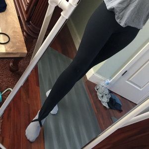 Fabletics stirrup dancer leggings